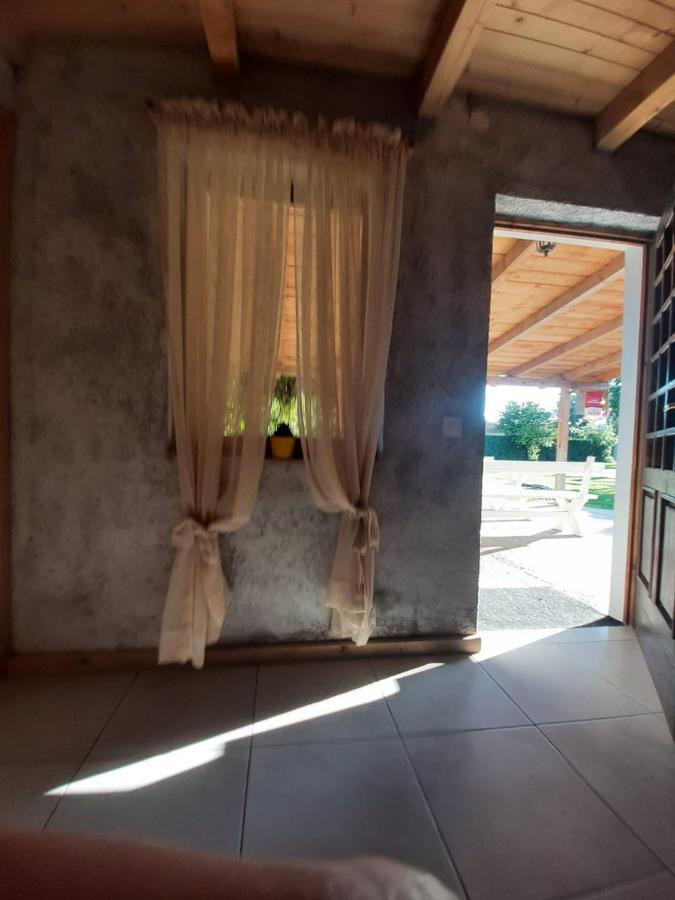 Balabani Local Stay Golubovci ภายนอก รูปภาพ